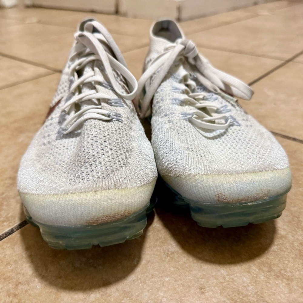 Nike White Flyknit VaporMax Sneakers with Copper Swoosh and Teal Sole - Picture 4 of 8